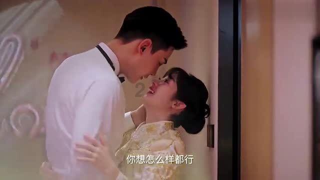 哪吒L内饰得到曝光，配双联屏和车载冰箱，纯电和增程动力可选